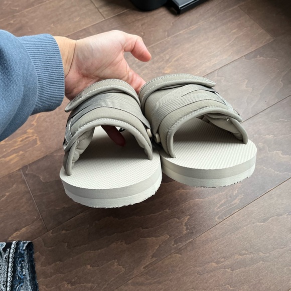 Zara slides - Picture 3 of 8